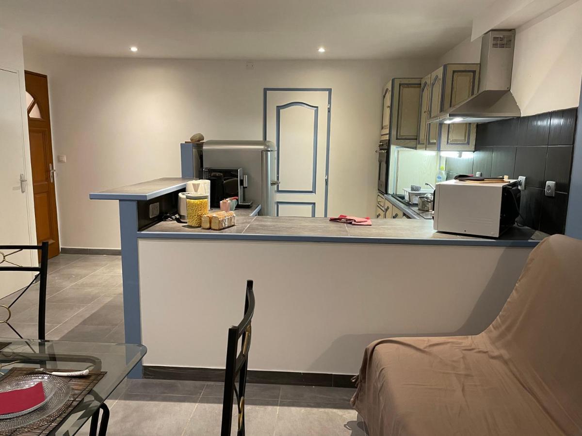 Chez Nous -Parking Gratuit Et Wifi A Vierzon Appartement Buitenkant foto