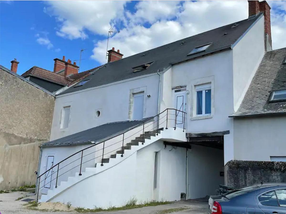 Chez Nous -Parking Gratuit Et Wifi A Vierzon Appartement Buitenkant foto
