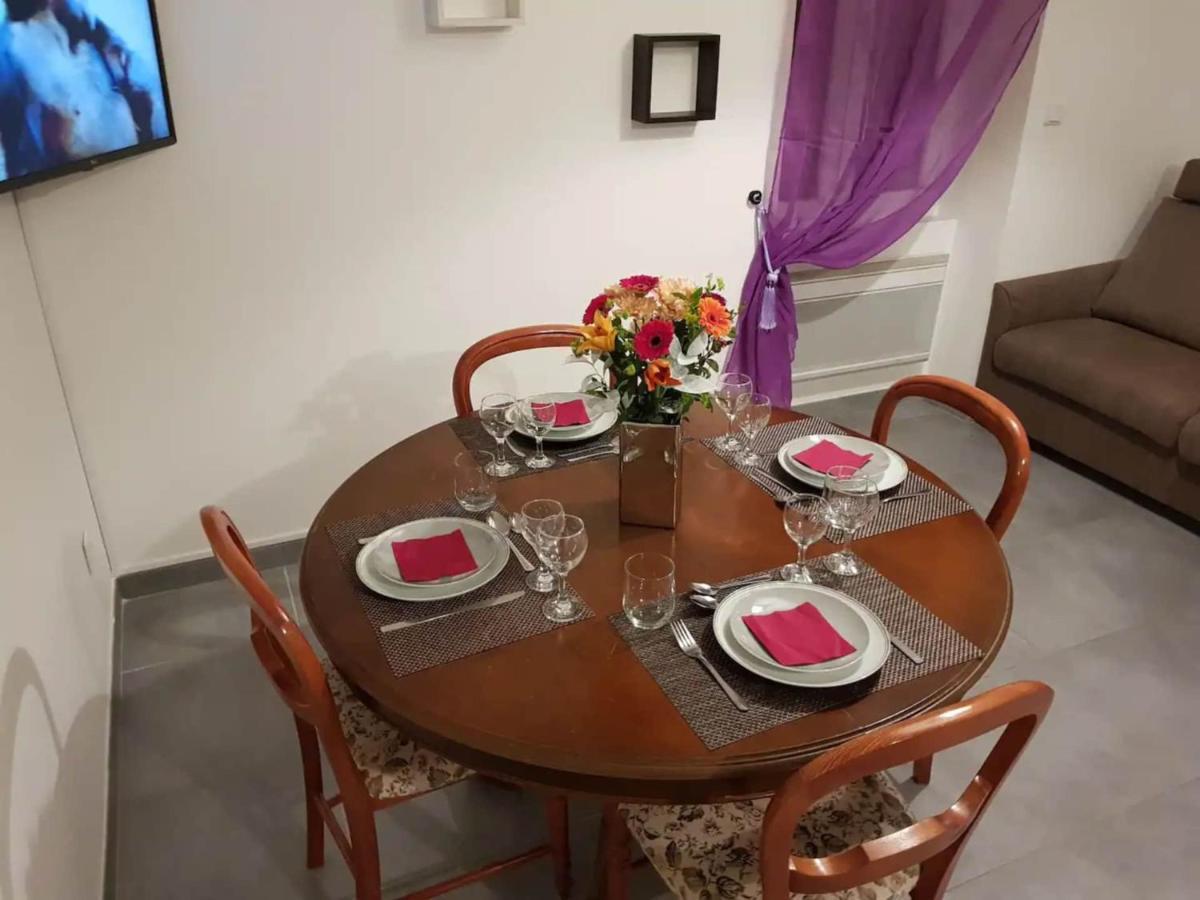 Chez Nous -Parking Gratuit Et Wifi A Vierzon Appartement Buitenkant foto