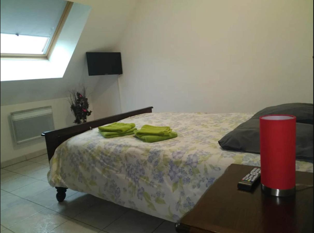 Chez Nous -Parking Gratuit Et Wifi A Vierzon Appartement Buitenkant foto
