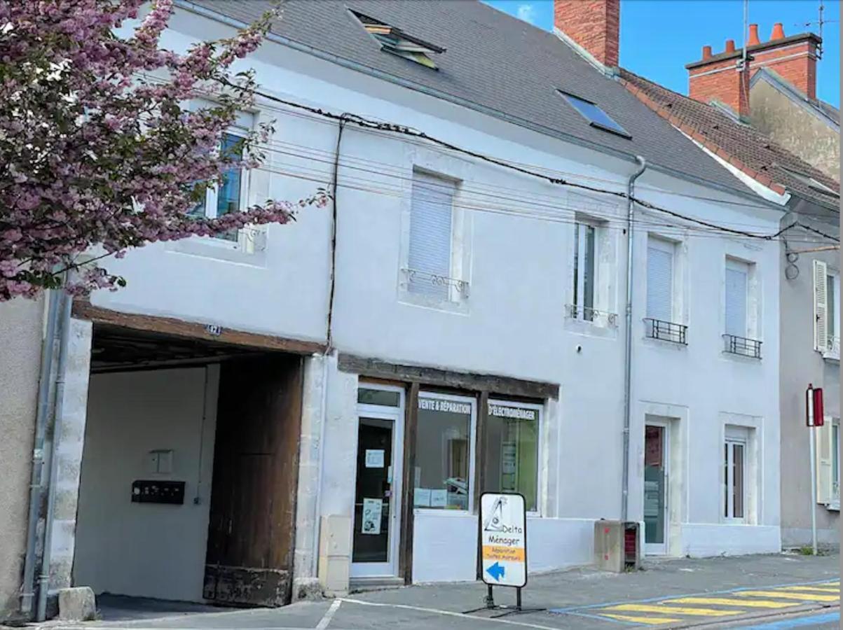 Chez Nous -Parking Gratuit Et Wifi A Vierzon Appartement Buitenkant foto