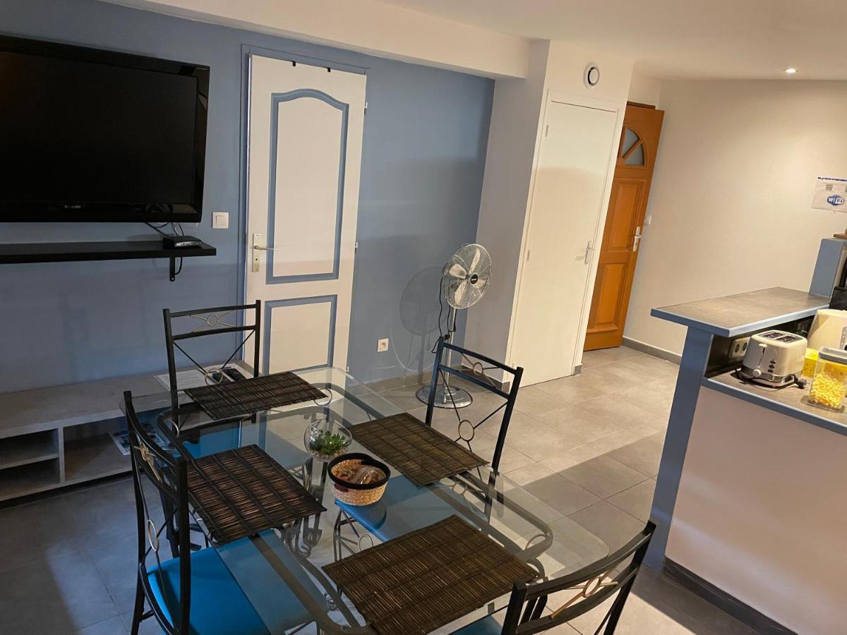 Chez Nous -Parking Gratuit Et Wifi A Vierzon Appartement Buitenkant foto