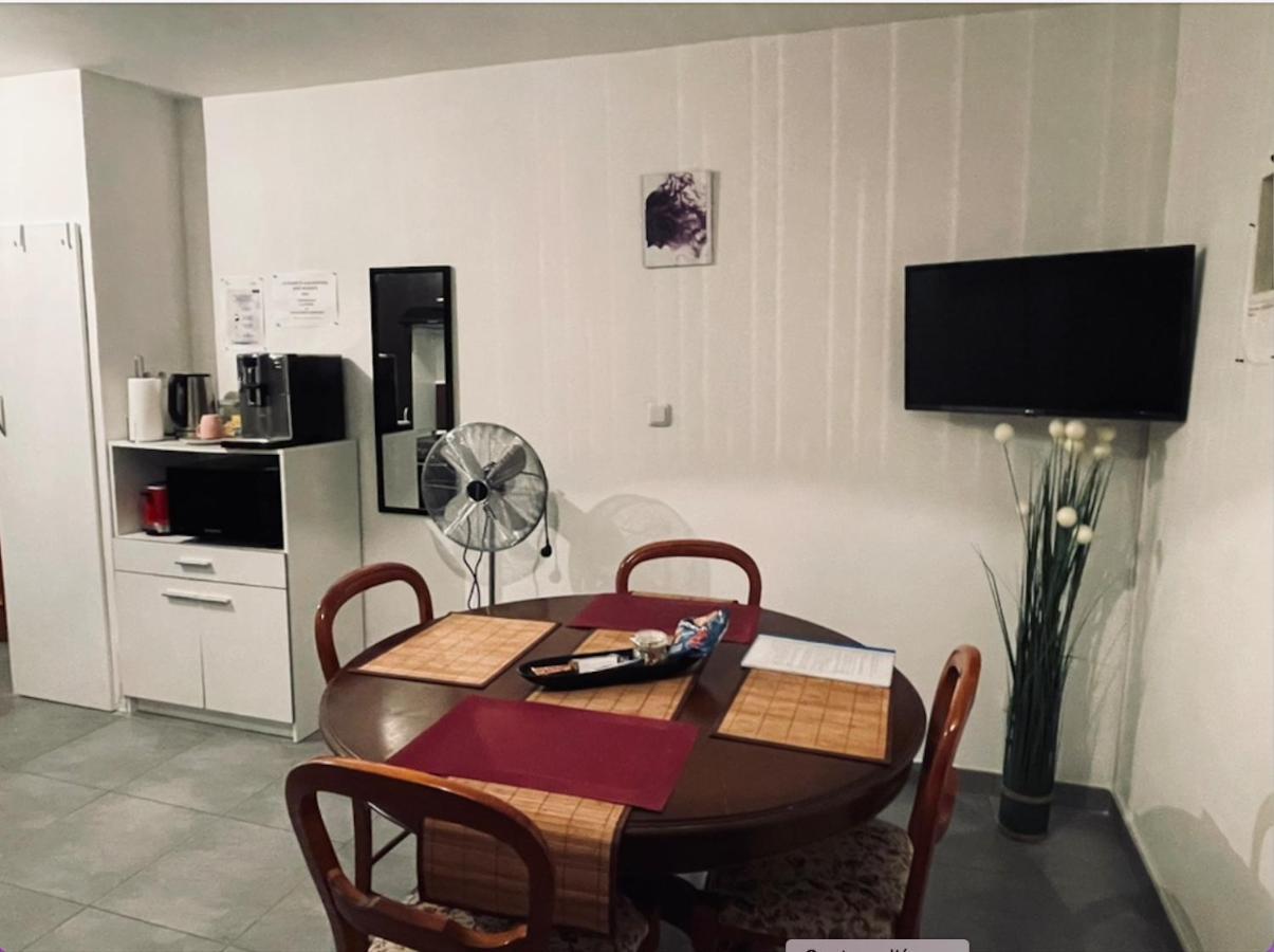 Chez Nous -Parking Gratuit Et Wifi A Vierzon Appartement Buitenkant foto