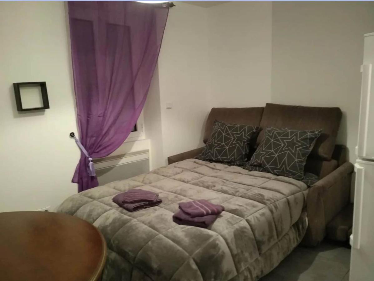 Chez Nous -Parking Gratuit Et Wifi A Vierzon Appartement Buitenkant foto
