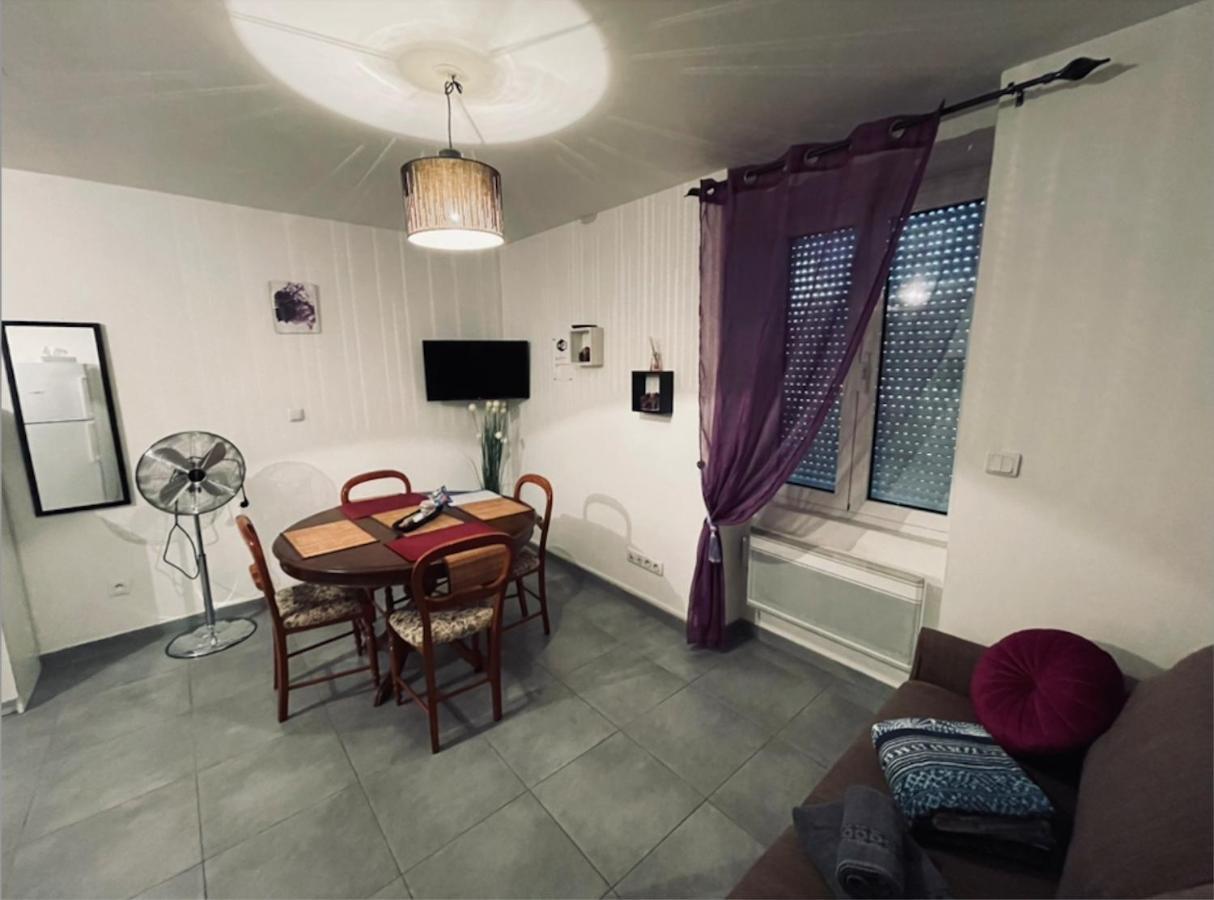 Chez Nous -Parking Gratuit Et Wifi A Vierzon Appartement Buitenkant foto