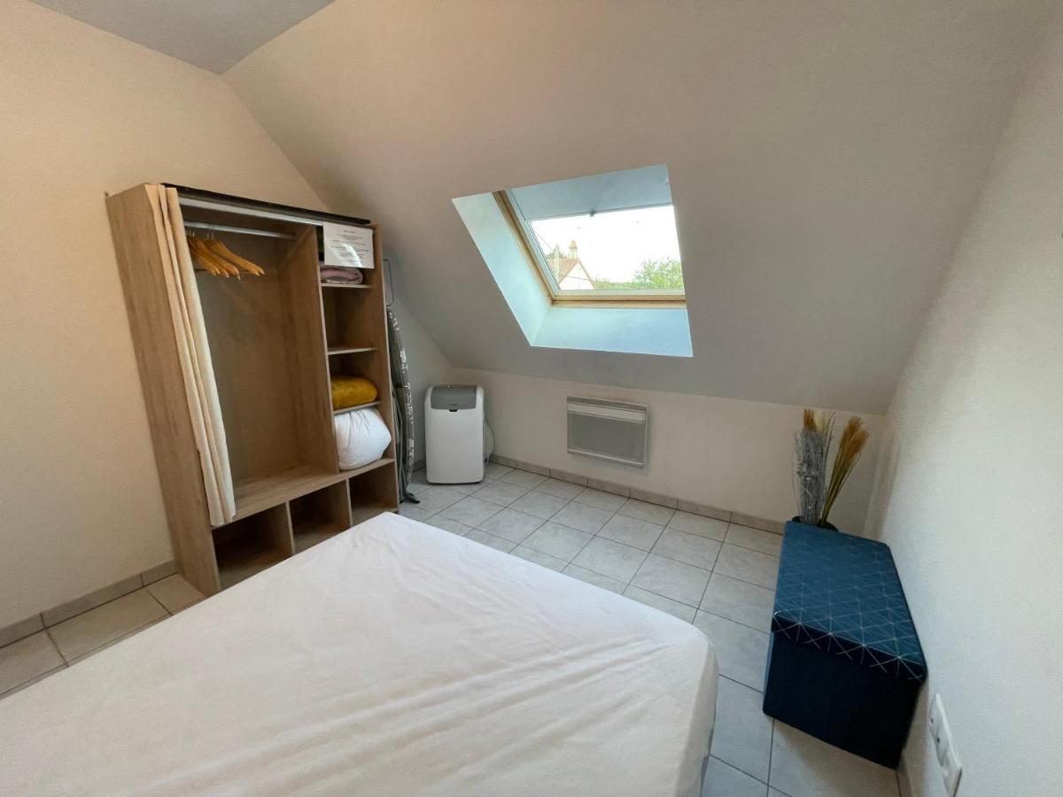 Chez Nous -Parking Gratuit Et Wifi A Vierzon Appartement Buitenkant foto