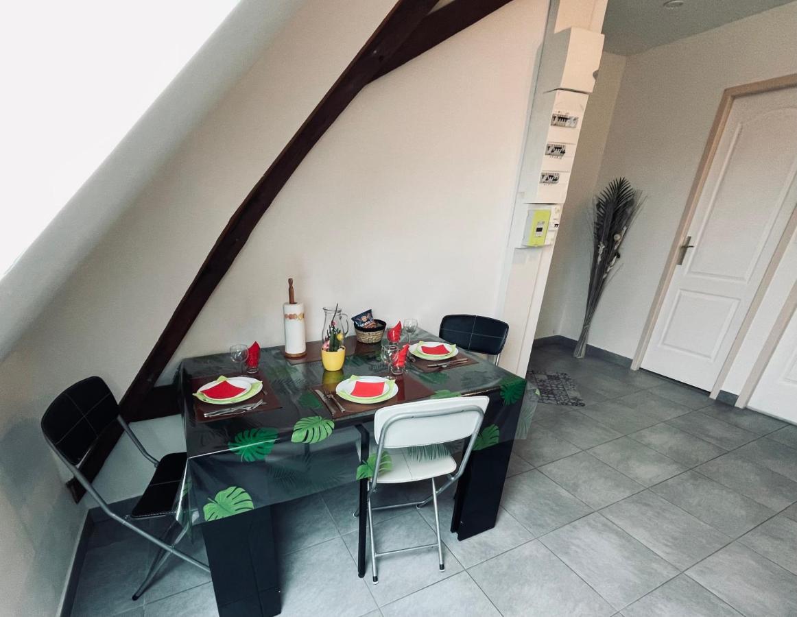 Chez Nous -Parking Gratuit Et Wifi A Vierzon Appartement Buitenkant foto